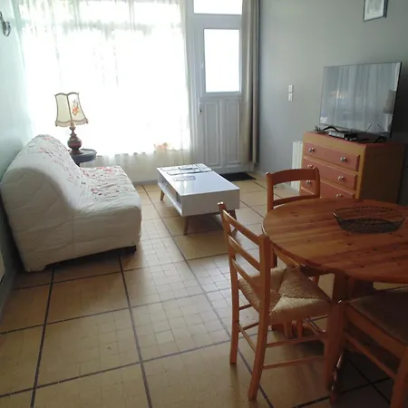 Entierement Renove Avec Internet, Vous Pouvez Faire A Pied *