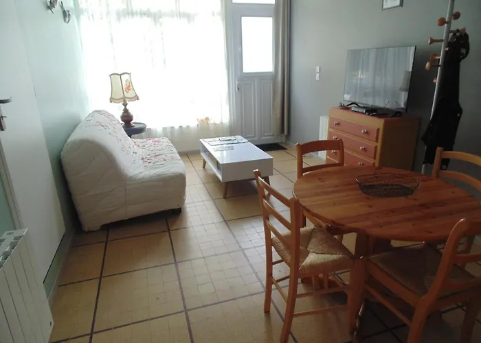 Entierement Renove Avec Internet, Vous Pouvez Faire A Pied *